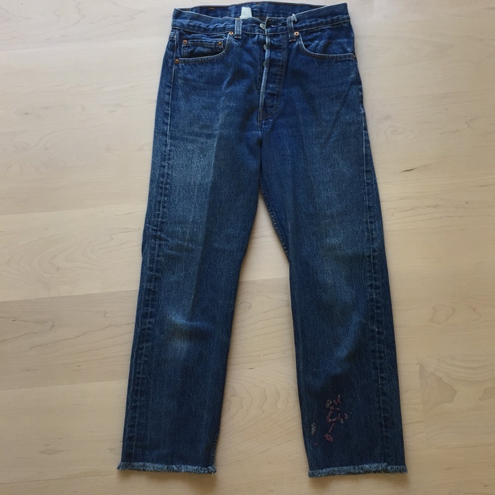 Levi’s 501 jeans crop and fray beaded detail